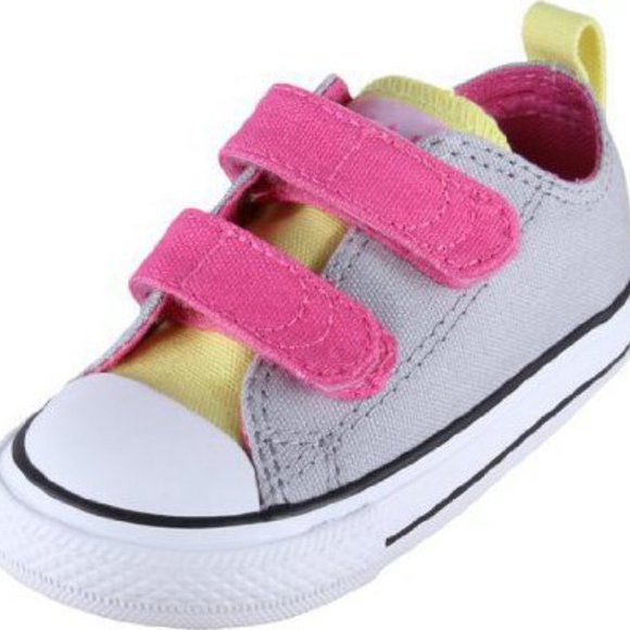 CONVERSE Chuck Taylor All Star 2V Mini's Sneakers